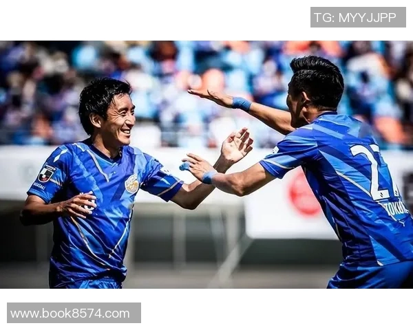 德岛漩涡与本因FC的激烈对决揭示了足球战术与团队合作的重要性