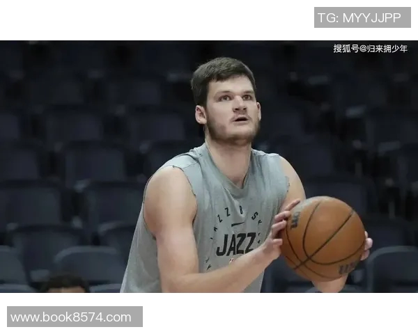 沃克凯斯勒的崛起之路:从新秀到NBA防守巨星的蜕变与成长 沃克凯斯勒的崛起之路:从新秀到NBA防守巨星的蜕变与成长