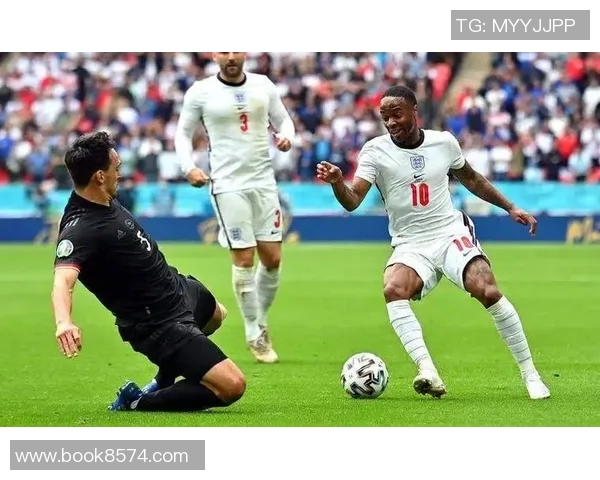 英格兰与捷克激战欧青赛争夺晋级名额的关键对决