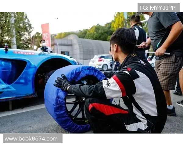 重庆羽毛球队耐力训练创新引发热议助力竞技水平提升 重庆羽毛球队耐力训练创新引发热议助力竞技水平提升