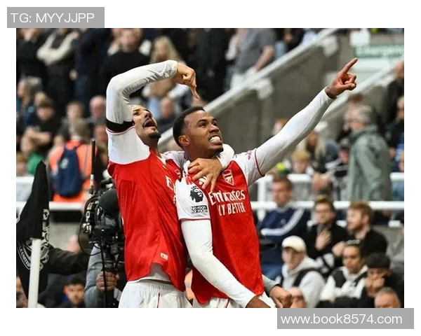 阿森纳与满城激战正酣直播全程回顾精彩瞬间与战术分析 阿森纳与满城激战正酣直播全程回顾精彩瞬间与战术分析