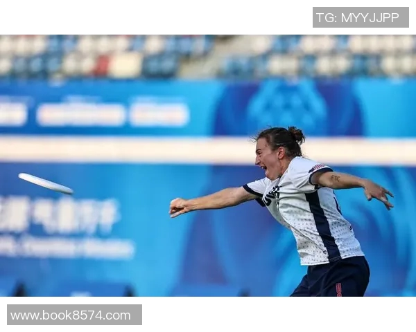 飞盘精神:成都飞盘队的拼搏历程与成长故事 飞盘精神:成都飞盘队的拼搏历程与成长故事